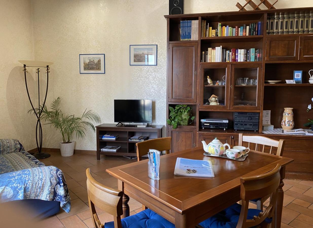 Pini Di Roma-New And Cozy Apt In Rome City Center- Metro A "Re Di Roma" — Photos 2