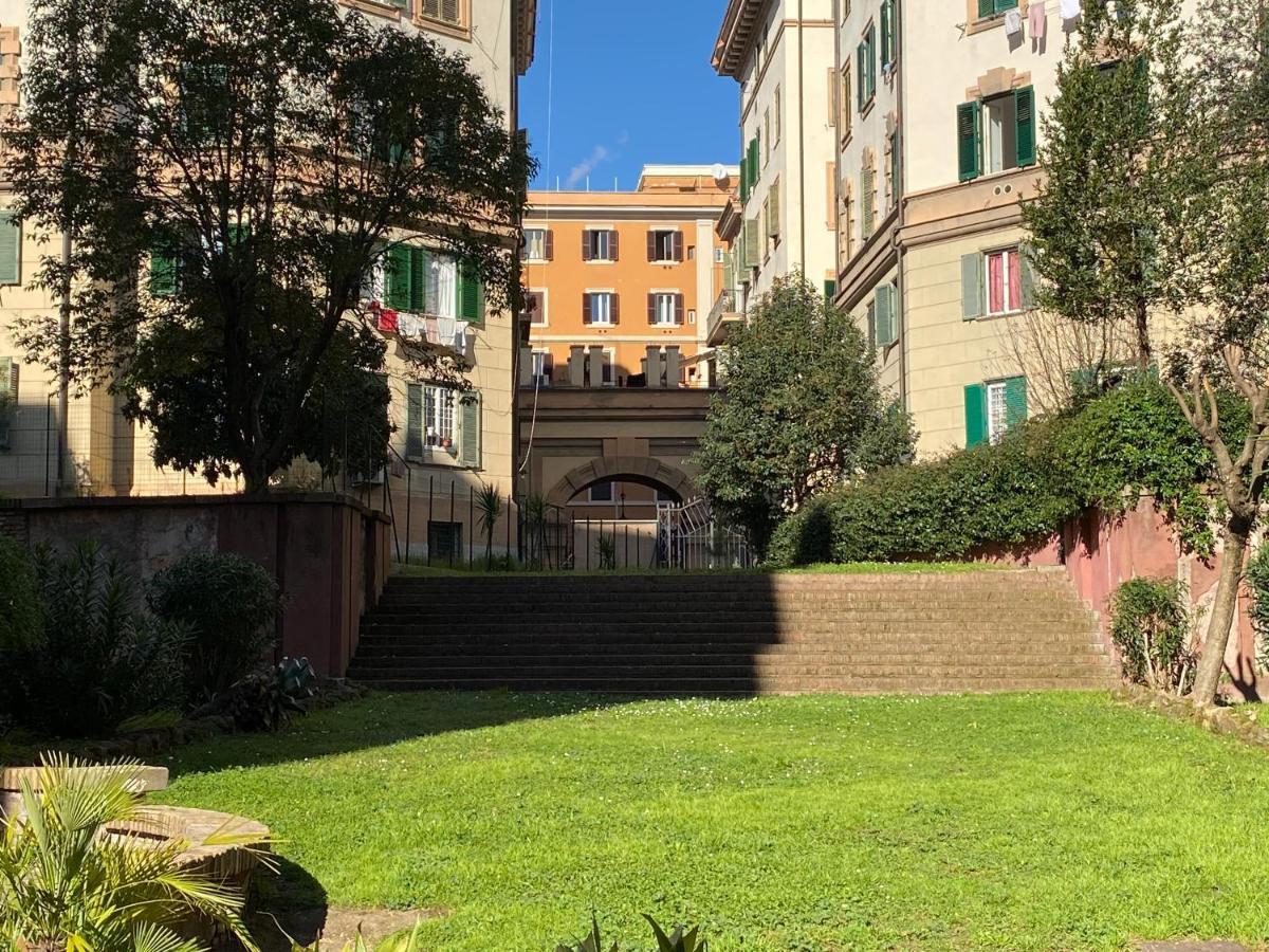 Pini Di Roma-New And Cozy Apt In Rome City Center- Metro A "Re Di Roma", Rome